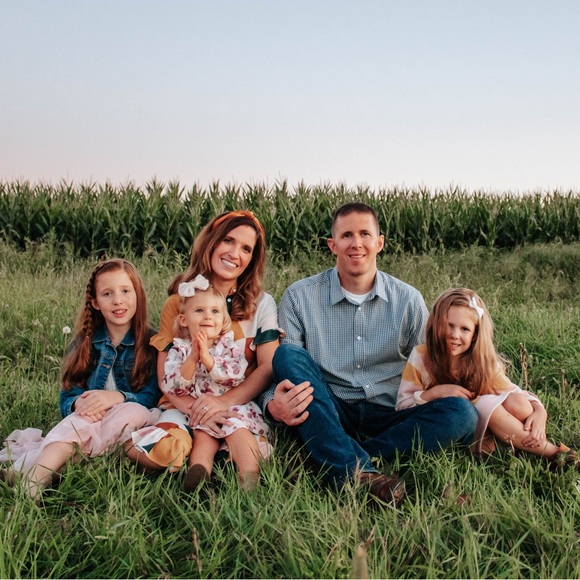 Meet your Posher, Kenna - Picture 3 of 5